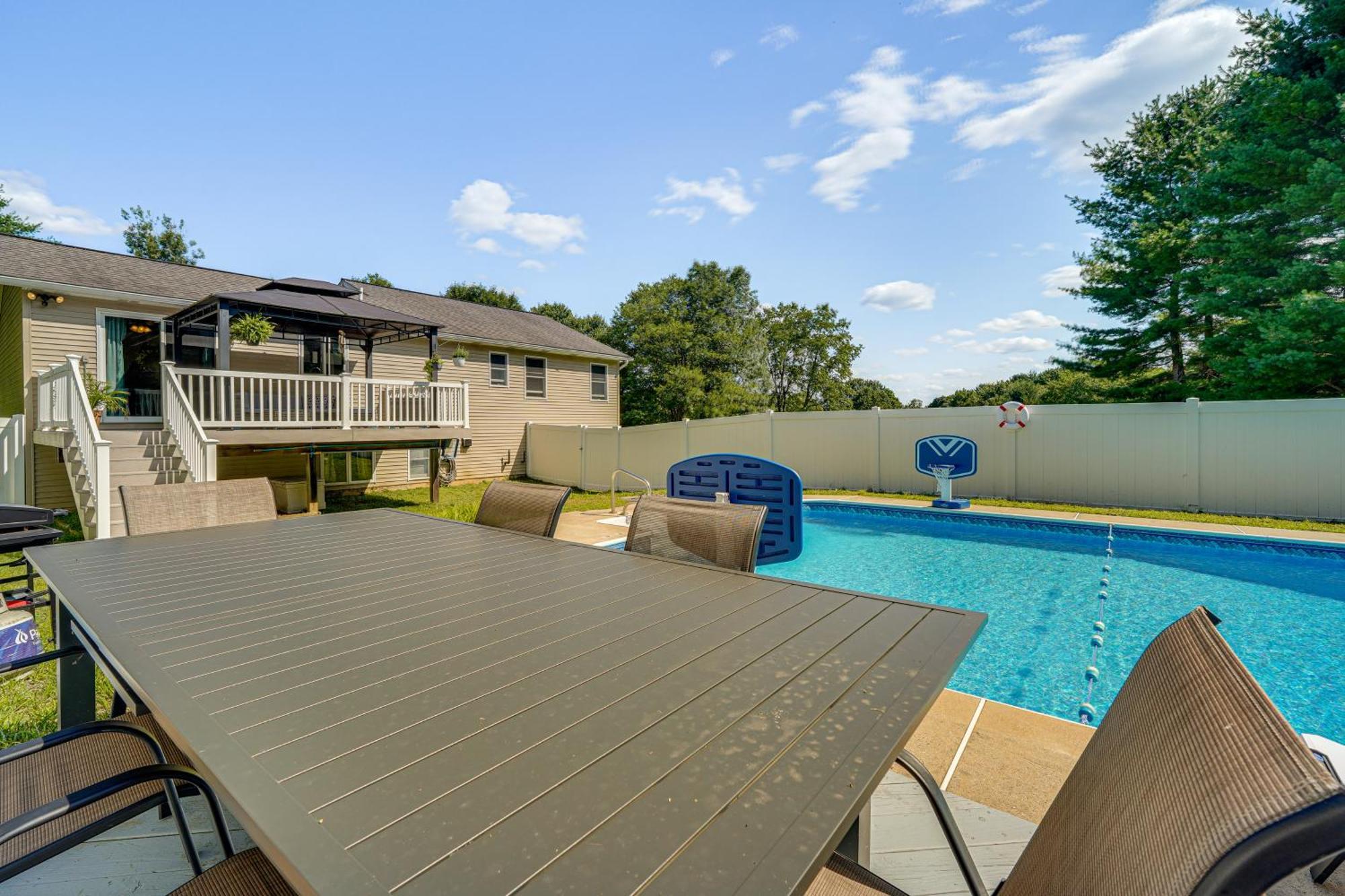 Holiday home Kunkletown Family With Private Pool And Yard! Effort