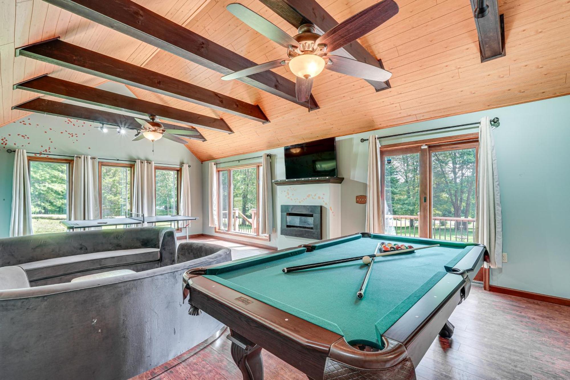 Kunkletown Family With Private Pool And Yard! Holiday home Effort