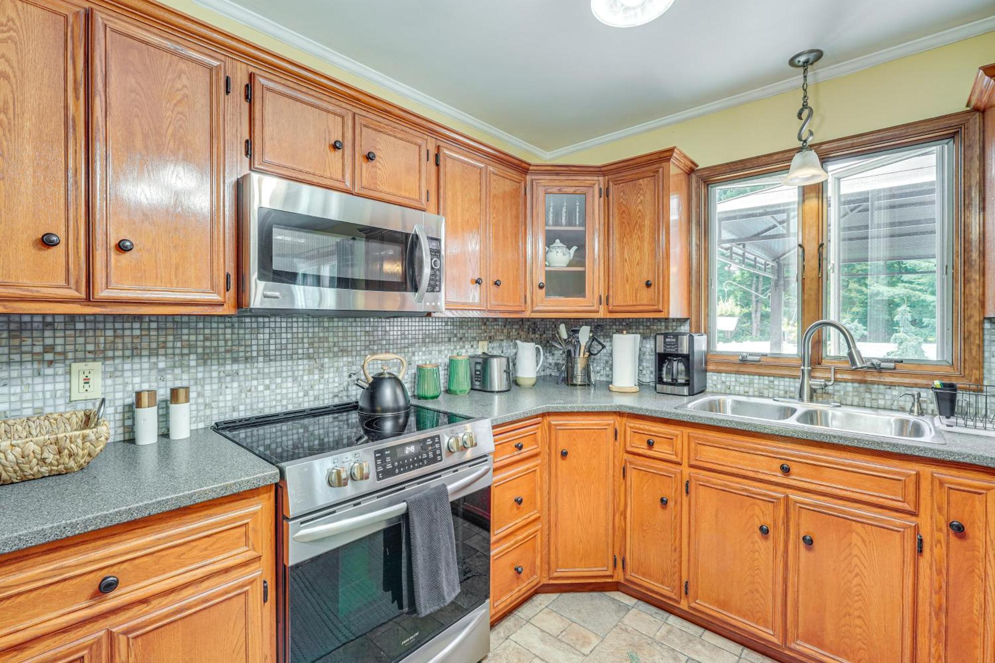Kunkletown Family With Private Pool And Yard!