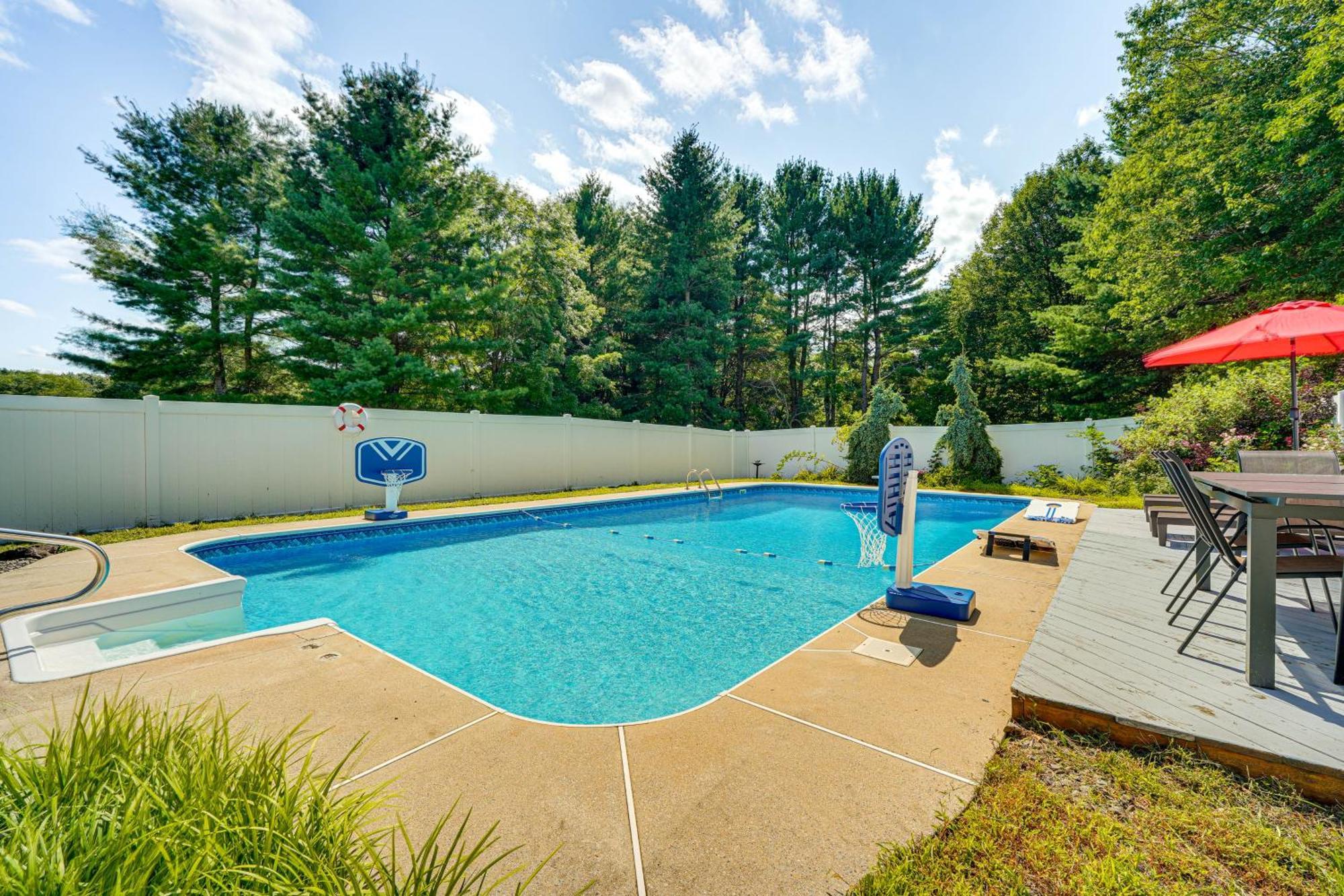 Kunkletown Family With Private Pool And Yard! Holiday home Effort